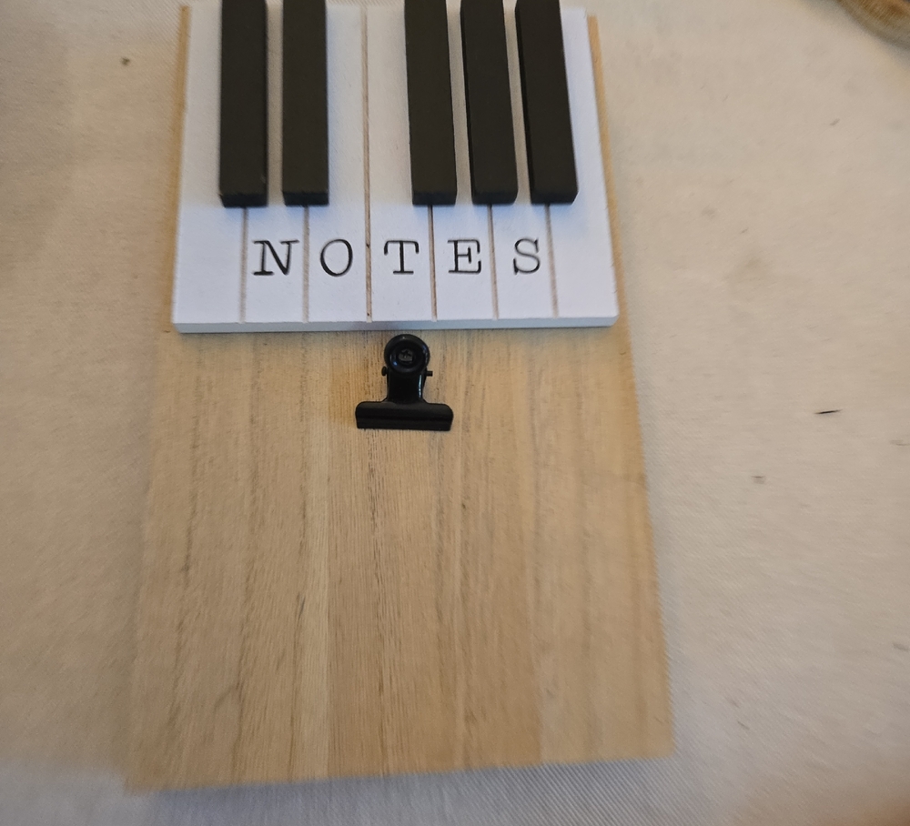 Wooden Notes Holder‎ with Black Clip